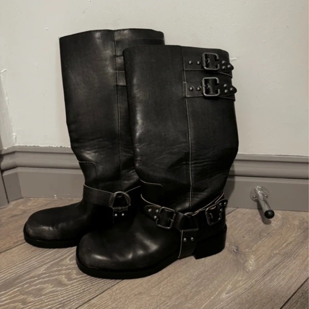 Stradivarius Black Leather Buckle Boots